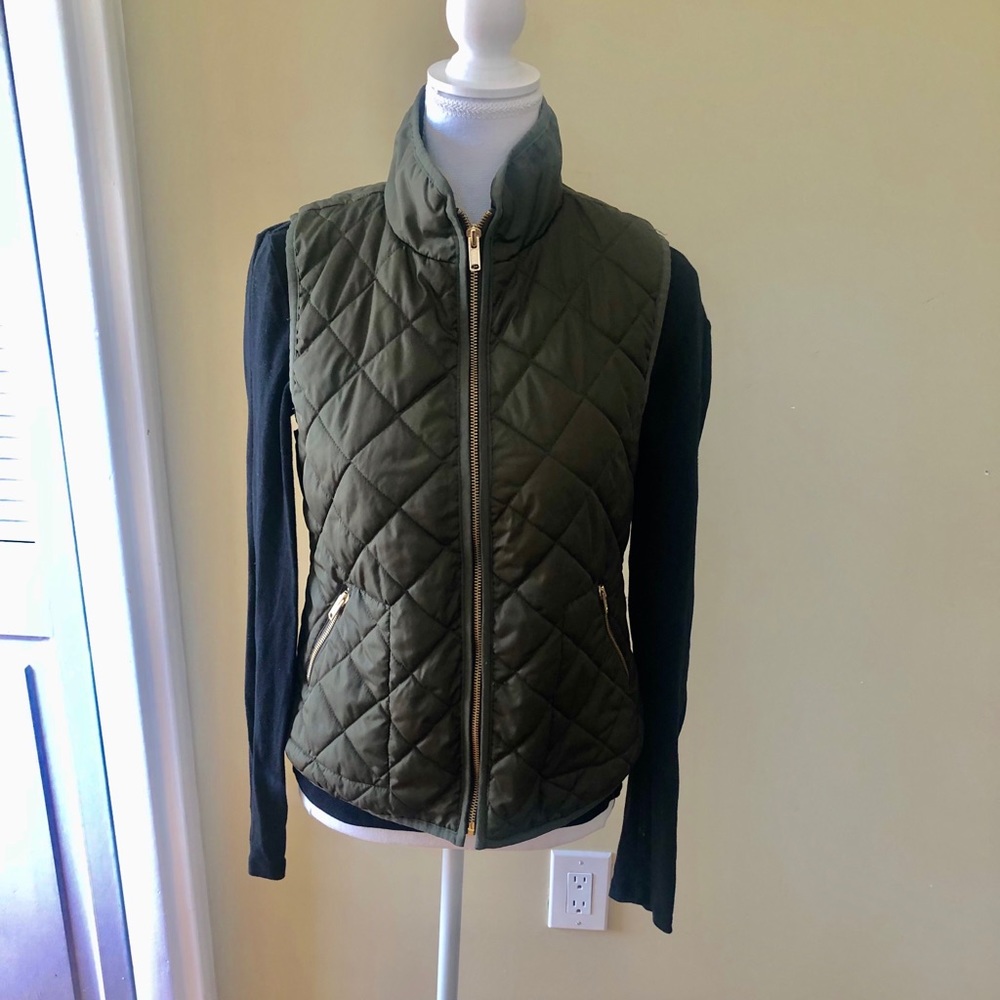 Old Navy Lightweight Puffer Vest